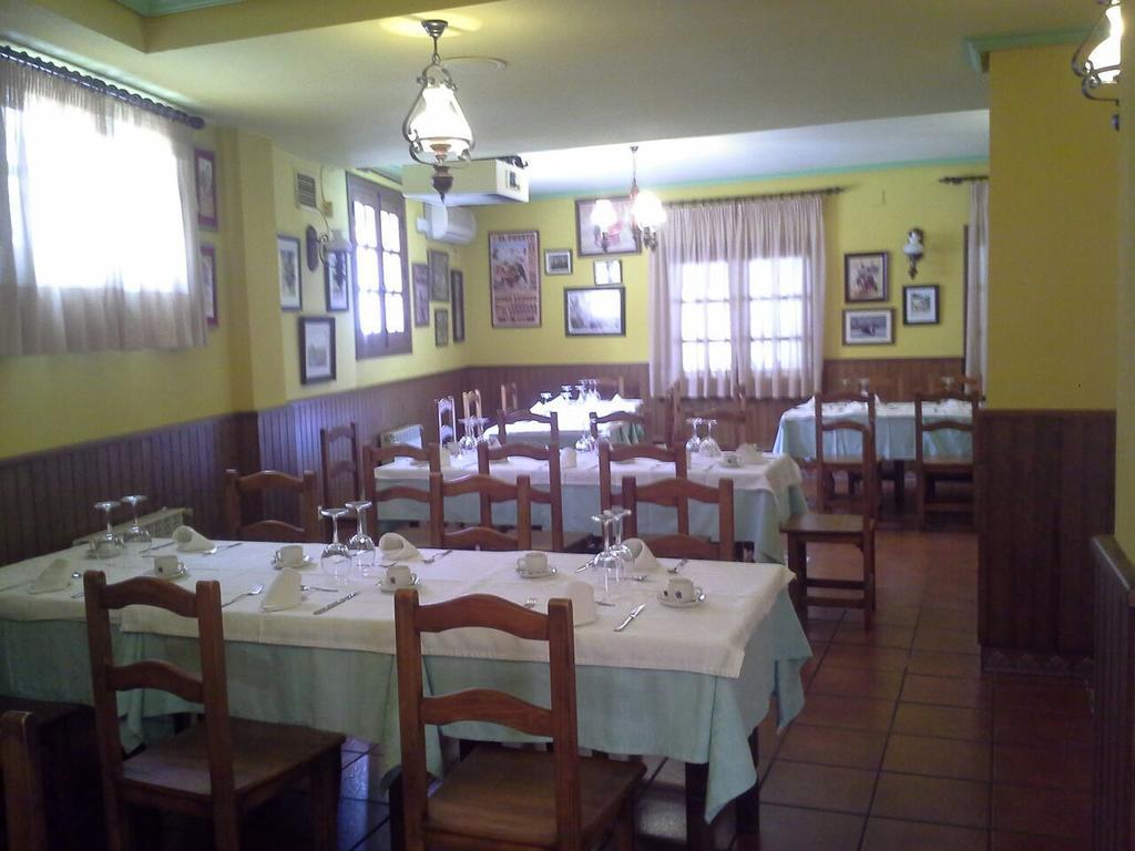 Hostal Restaurante Villa De Sepúlveda Εξωτερικό φωτογραφία
