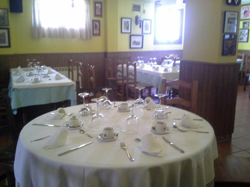 Hostal Restaurante Villa De Sepúlveda Εξωτερικό φωτογραφία