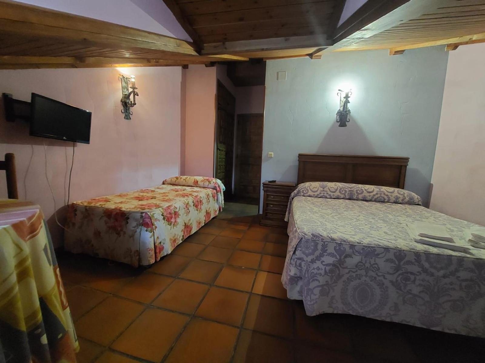 Hostal Restaurante Villa De Sepúlveda Εξωτερικό φωτογραφία