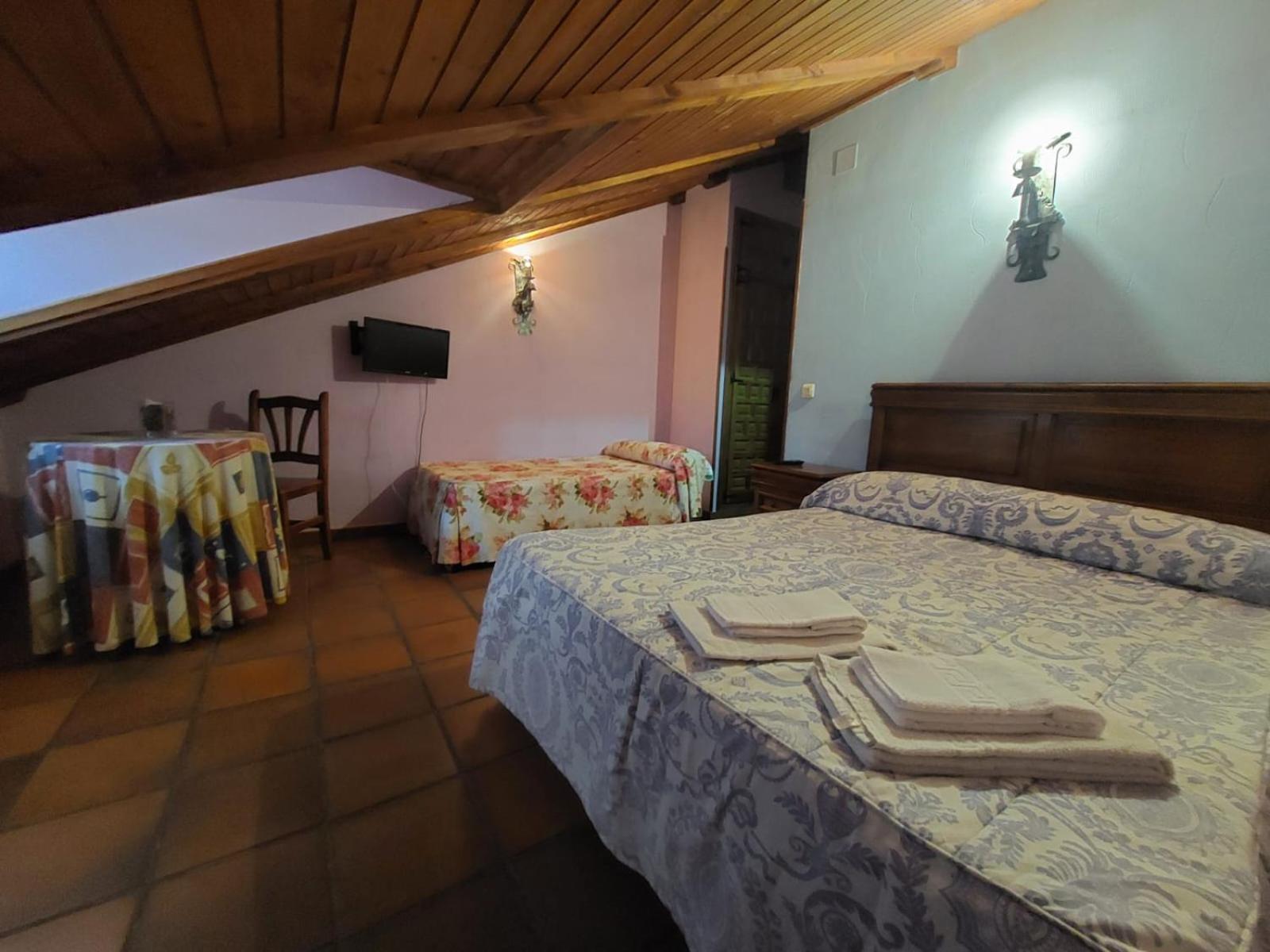 Hostal Restaurante Villa De Sepúlveda Εξωτερικό φωτογραφία